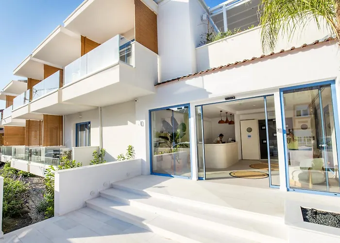 Euphoria Boutique Chrysi Ammoudia